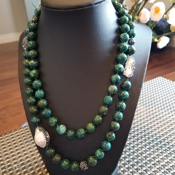 Turkish Malachite and mother of pearl long necklace. - Picture 2 of 7